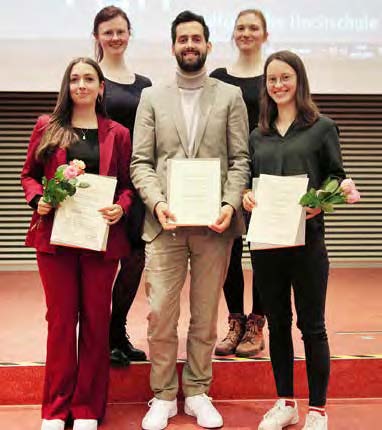 Master feiern Abschluss